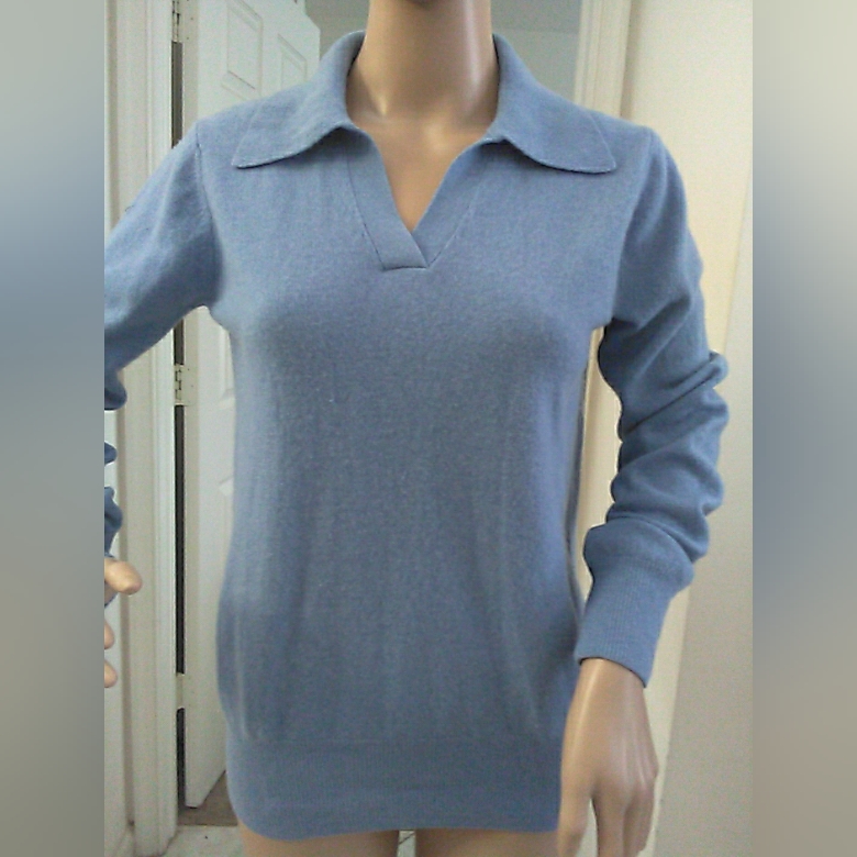 Saks Fifth Avenue Cashmere Blue V-Neck Sweater W/ Collar Sz. Sm (It's Cashmere.)